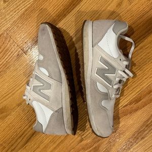 New Balance Sneakers 520